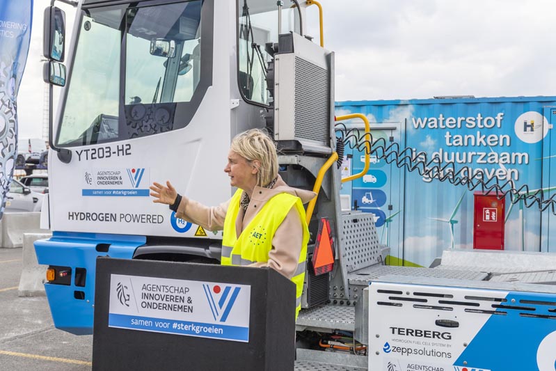 Terberg hydrogen terminal tractor tested at Antwerp Euroterminal